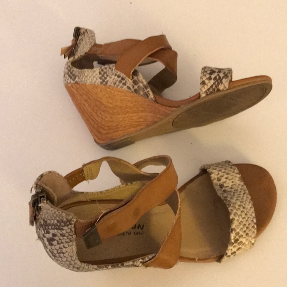 Kenneth Cole snakeskin wedges